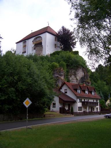 Das Schloss Freienfels - gleich gegenüber